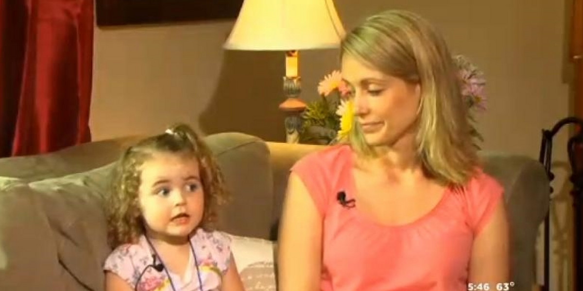 Stewardesa zmusiła 3-letnią dziewczynkę do sikania w fotel
