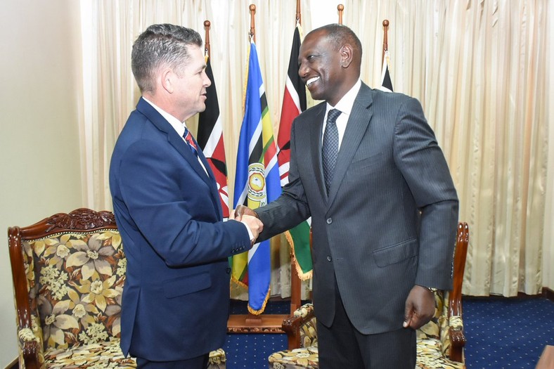 DP William Ruto with US Ambassador Kyle McCarter at the DP's Karen office (Twitter) 