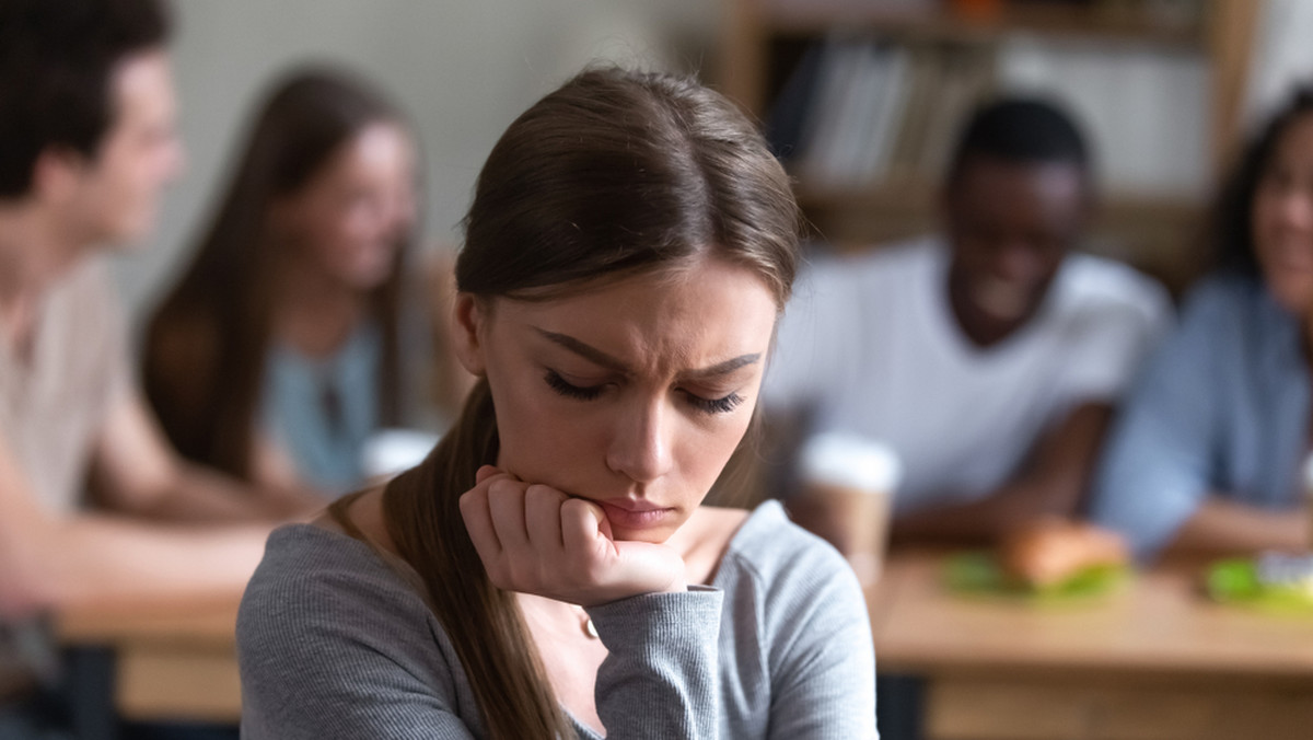 Zmagają się z nimi chudzi i grubi, biedni i bogaci, anonimowi i sławni. Dlaczego wszyscy mamy – mniejsze lub większe – kompleksy i jak najmądrzej z nimi walczyć? Rozmawiamy o tym z Magdaleną Szkup-Małecką, psychologiem, psychoterapeutą z www.centrum-probalans.pl.