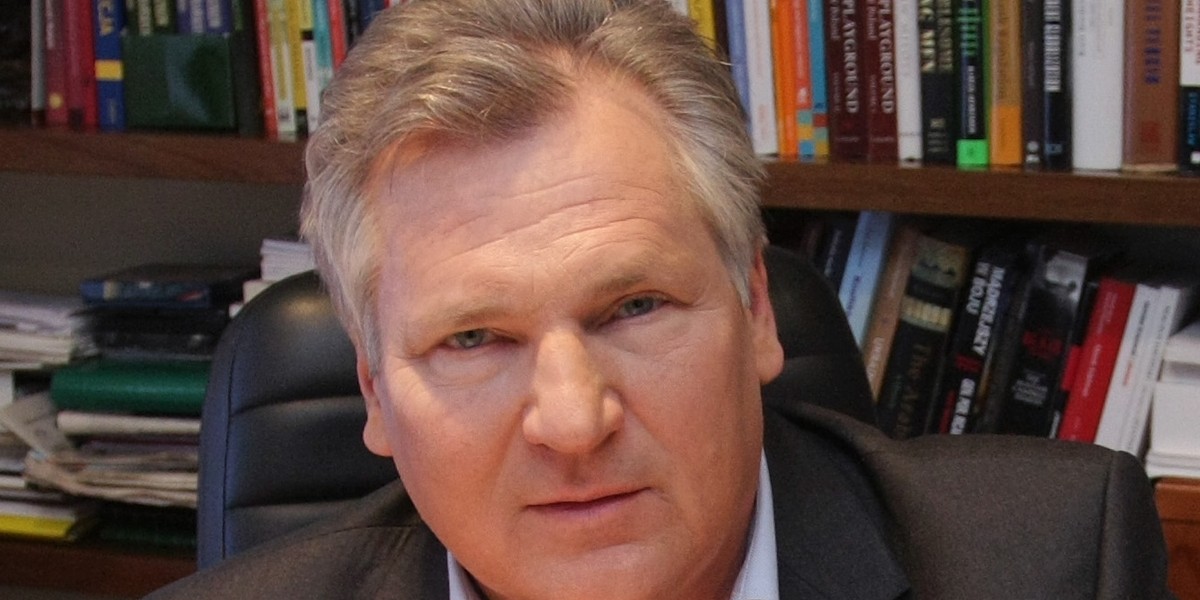 ALEKSANDER KWASNIEWSKI 