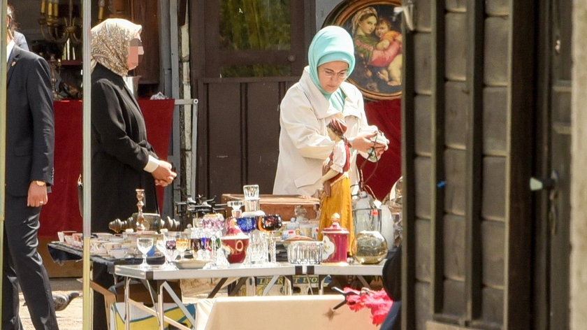 Emine Erdogan robi zakupy na warszawskim Kole