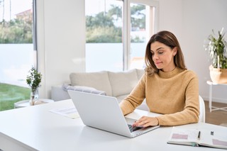 Urlop a praca zdalna. Jakie pułapki czyhają na pracodawców?