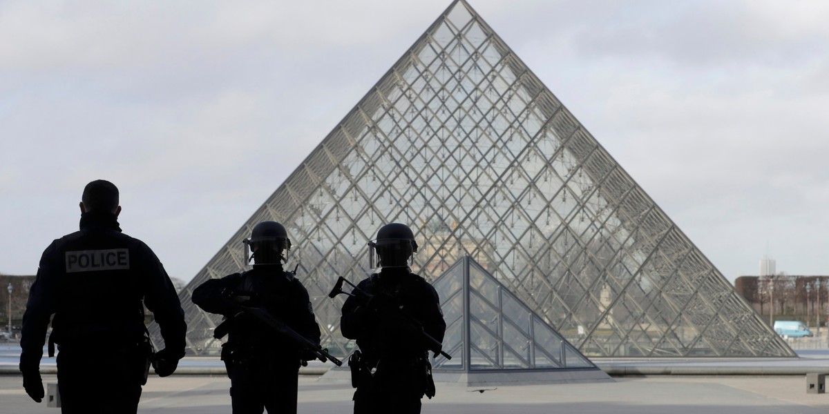 Police evacuate Louvre ahead of Macron speech