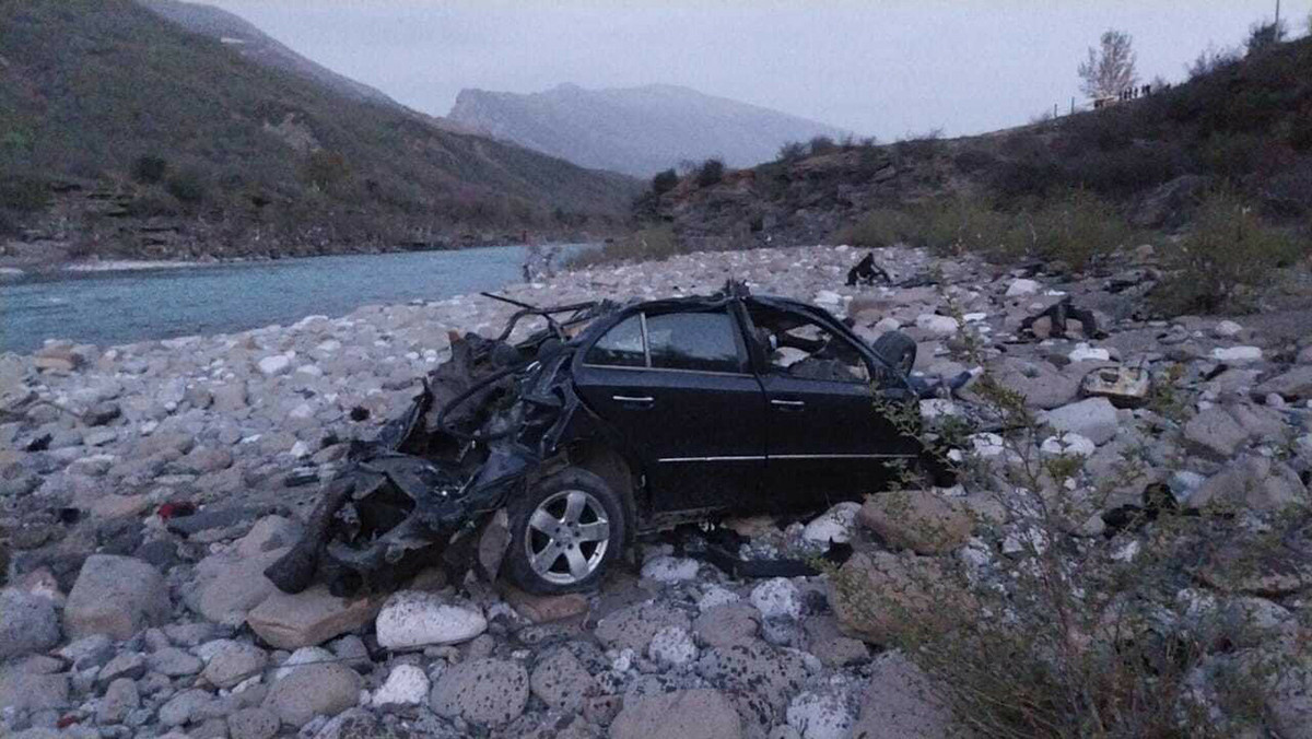 Tragiczny wypadek w Albanii. Samochód wpadł do rzeki, osiem osób nie żyje