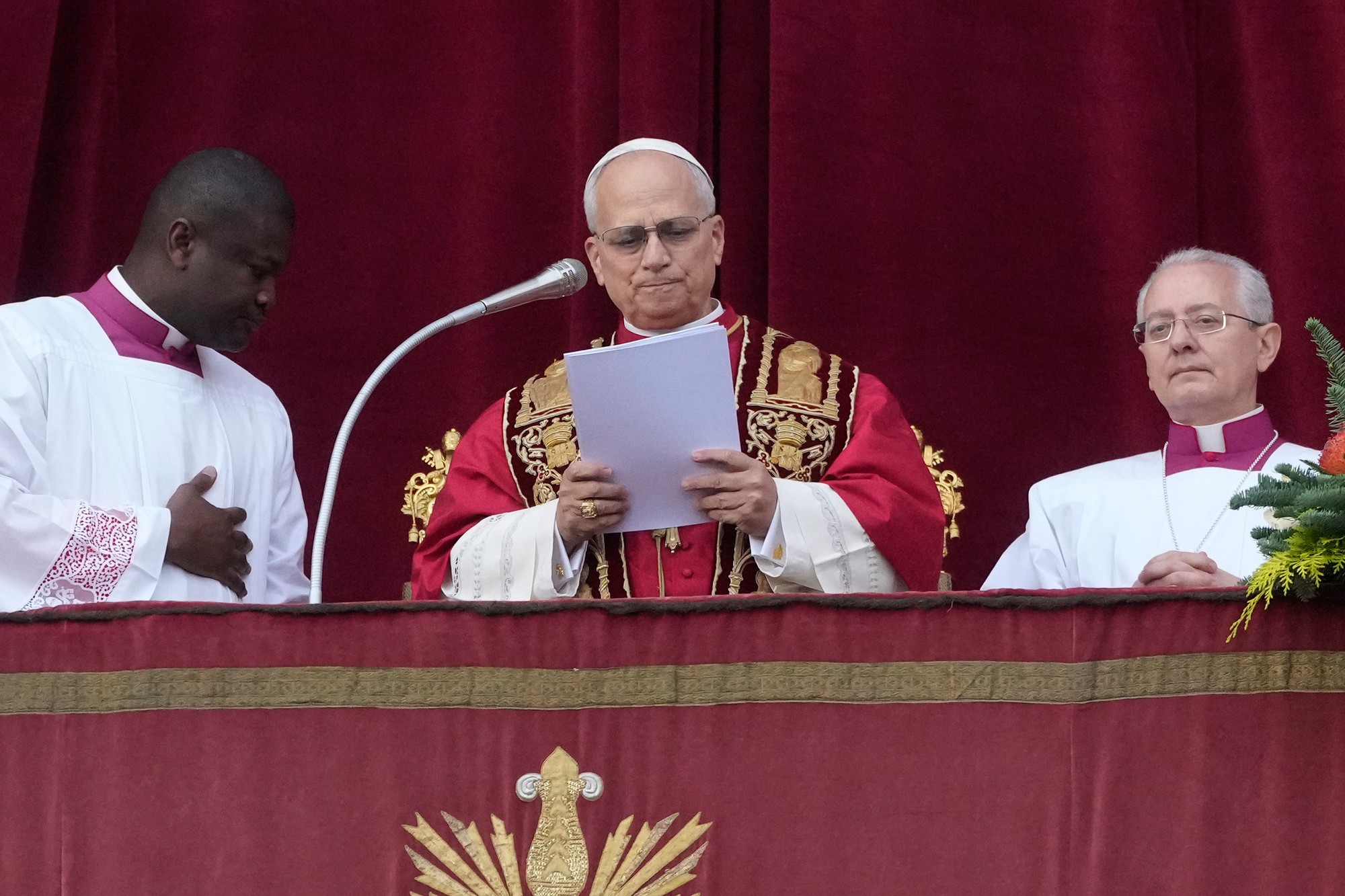 Pápež Lev XIV. udelil tradičné požehnanie Urbi et orbi.