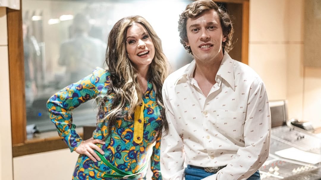 Vlado Plevčík ako Karol Duchoň a Alenka Pajtinková ako Eva Máziková vo filme Duchoň, foto: dna_production_official