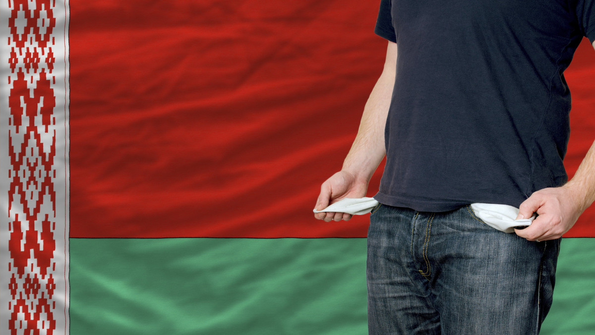 Nie pół miliona, jak przewidywano, a tylko 50 tysięcy – tylu "darmozjadów" wykryły w ubiegłym roku białoruskie władze. W mediach trwa dyskusja na temat skuteczności podatku "od bezrobocia", który Białorusini płacą w tym roku po raz pierwszy.