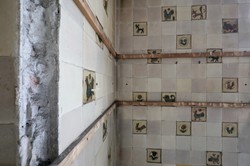 "Ukryte skarby" w pomieszczeniach po słynnym warszawskim barze mlecznym