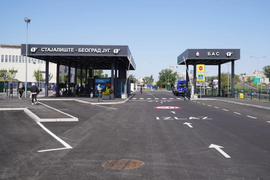Šapić na stajalištu Beograd jug