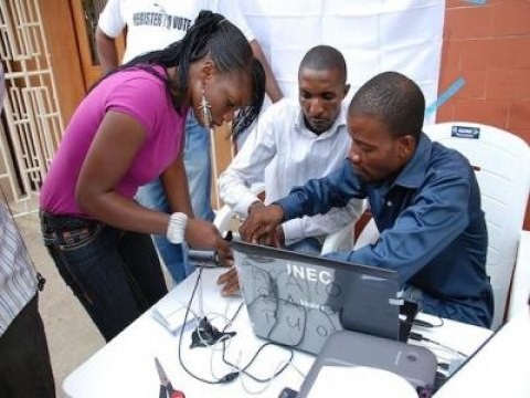 INEC staff (File photo) 