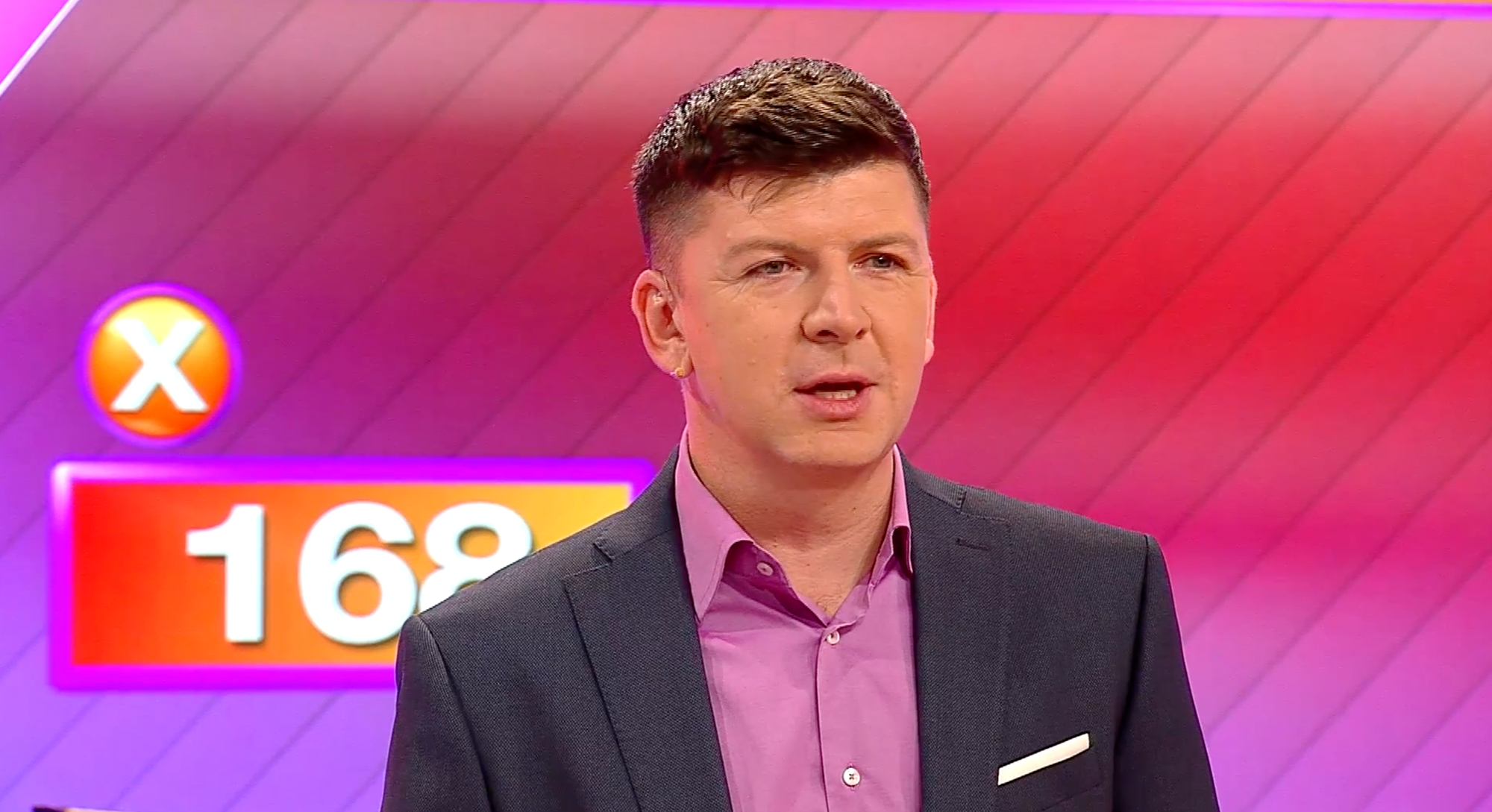 Andrej Bičan bol dlhé roky moderátorom šou 5 proti 5. 