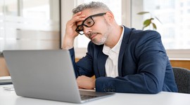 Niemal połowa pracujących Polaków ocenia swój stan zdrowia źle lub średnio