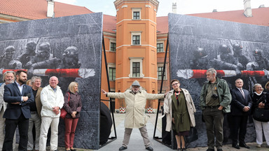 Gliński: instalacja Jerzego Kaliny to głos przywracający wiarę w prawdę