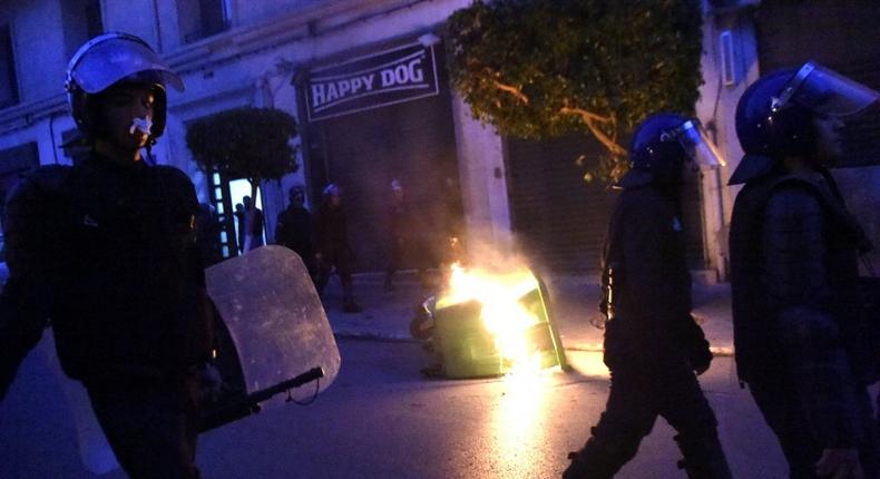 Clashes broke out Friday as some protestors headed towards the presidential palace in Algiers and were blocked by security forces