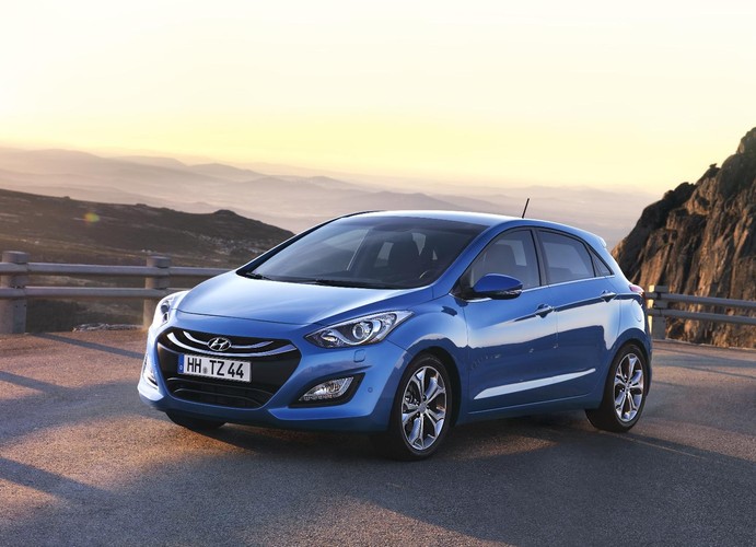 Producent obejmie i30 programem gwarancyjnym 5-Year Triple Care (5 lat gwarancji bez limitu kilometrów, 5 lat opieki technicznej pojazdu i 5 lat assistance)