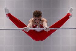 18-letni gimnastyk trenuje dzieci i piecze piernikowe domki, by studiować w USA