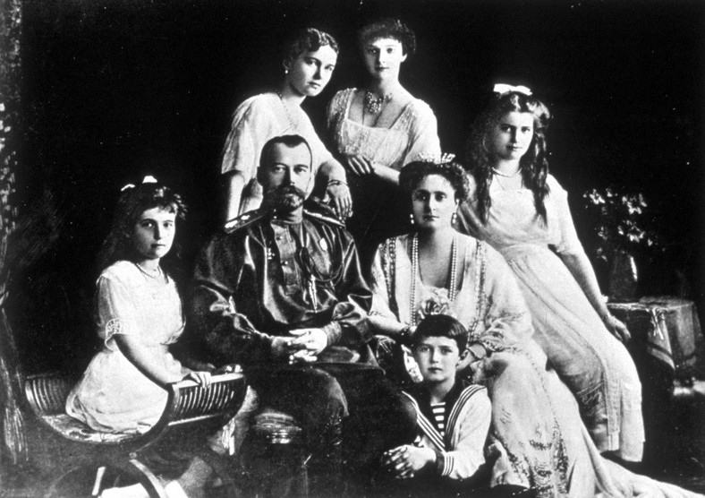 Car Mikołaj II z rodziną