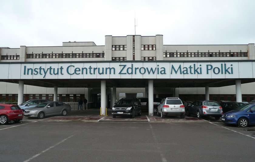 Łódź. 2-latek wypadł z 4 piętra. Są zarzuty dla pijanej matki