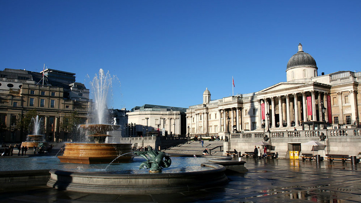 Służby ewakuowały londyński Trafalgar Square. Według wstępnych informacji akcja była skutkiem odnalezienia podejrzanego pakunku w okolicy stacji metra. Sytuacja wróciła do normy.