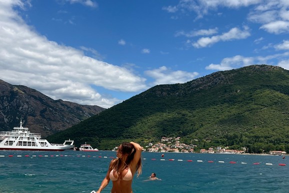 "NEĆU DA VADIM SILIKONE" Naša najzgodnija pevačica nije krila operacije - Izgleda kao avion, a svi ostanu u šoku kada čuju šta najviše voli da jede