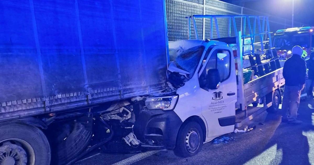 Dramatyczne wypadki na A2: Dostawczak wleczony przez ciężarówkę