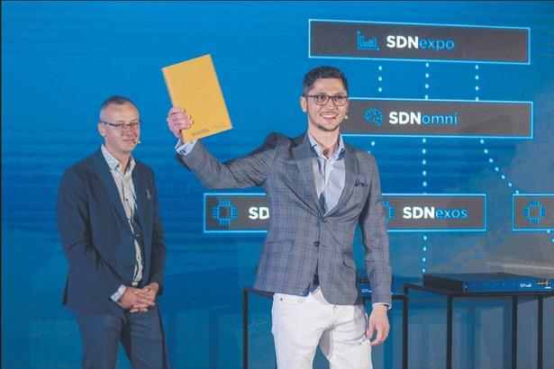Artur Helman, dyrektor Departamentu Rozwiązań EXATEL i Kamil Stasiak, główny architekt rozwiązań SDN EXATEL