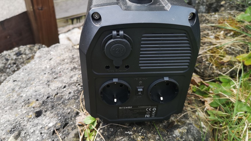 Powerstations bieten, anders als klassische Powerbanks, 230-V-Steckdosen.