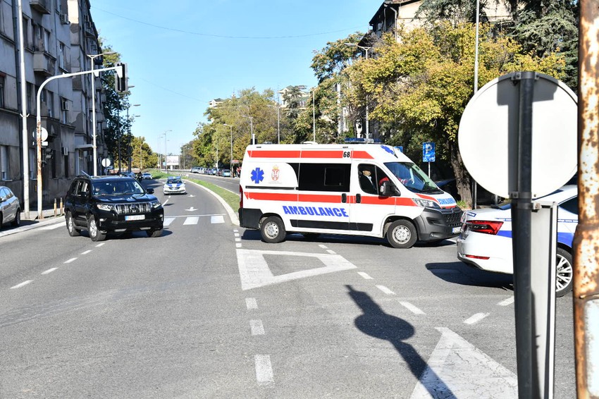 Dečak ubica dovezen na suđenje