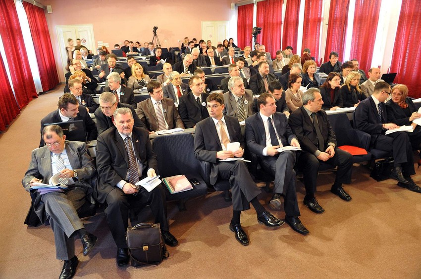 Skupština bi trebalo da pooštri kazne koje su sada svedene na javnu i nejavnu opomenu