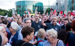 Prezydent Poznania: Decyzja MON podgrzała emocje na uroczystości. Resort Macierewicza odpowiada