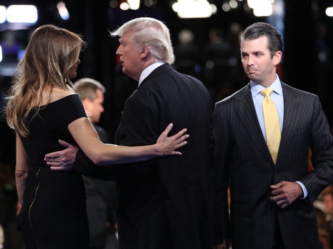 Donald Tramp junior sa ocem Donaldom Trampom i Melanijom Tramp