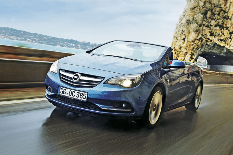 Opel Cascada, jak jeździ Astra w wersji kabrio?