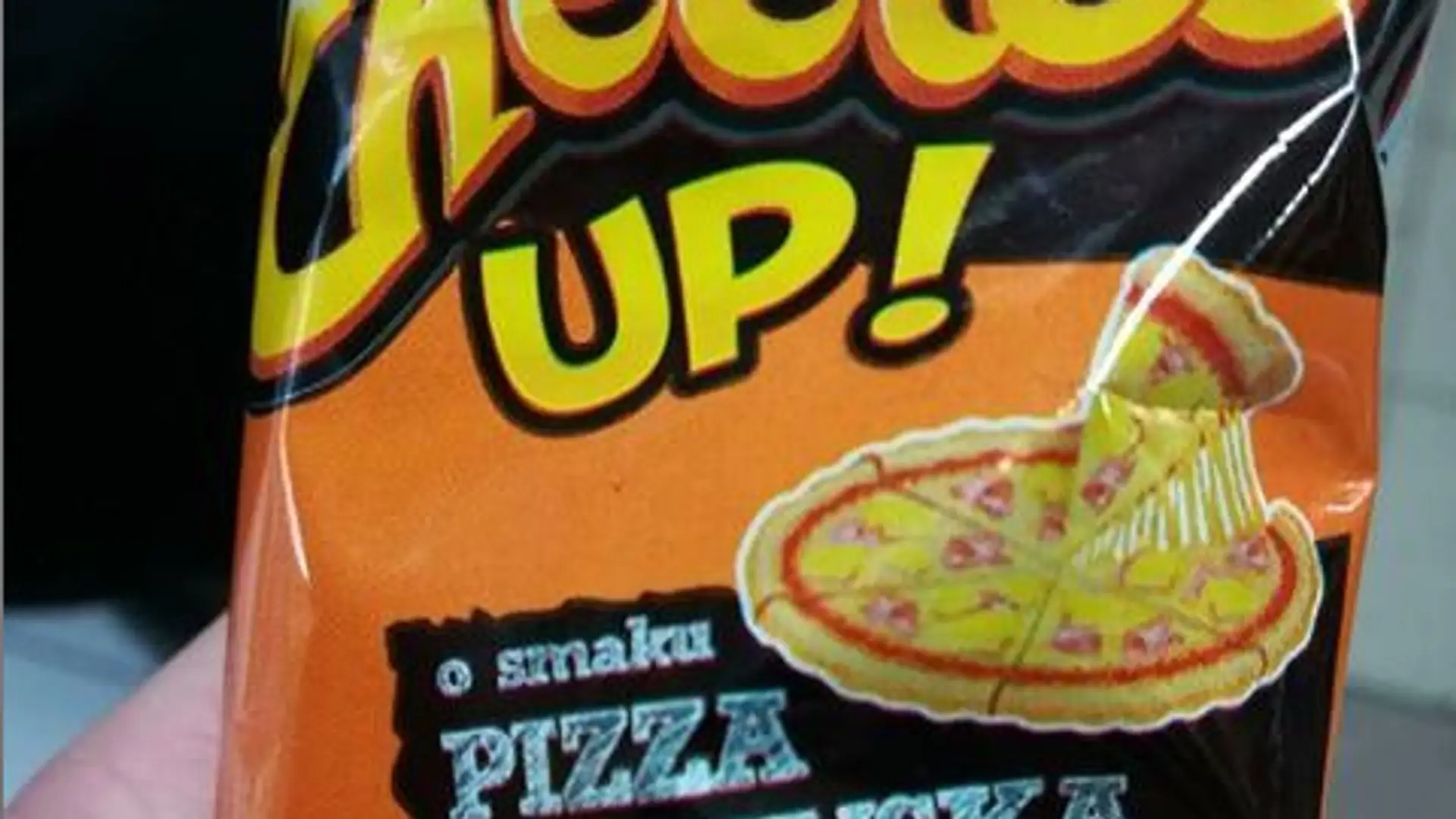 Cheetosy o smaku pizzy hawajskiej w Polsce. Jak smakuje to kontrowersyjne kombo?