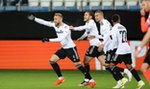 Legia była na kolanach, ale zdołała się podnieść. Po pierwszej połowie pachniało kompromitacją