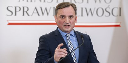 Zbigniew Ziobro zapowiada zakaz adopcji dzieci przez pary homoseksualne. „Taki jest głos społeczeństwa"