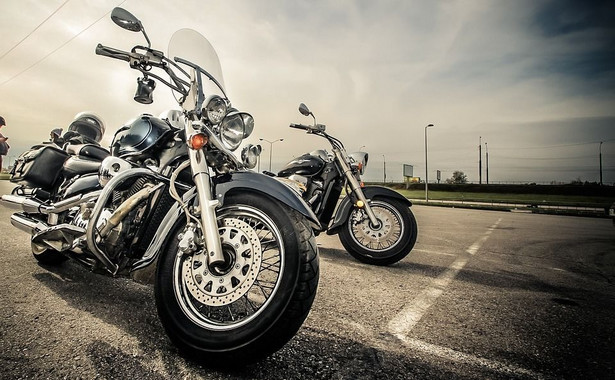 Podczas jazdy próbnej ukradli motocykle Harley-Davidson. Zdemaskował ich policjant