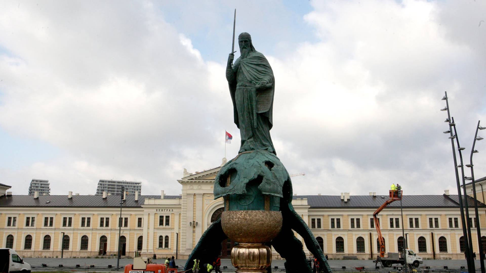 Poverenik kaznio gradonačelnika Beograda zbog skrivanja cene spomenika Stefanu Nemanji