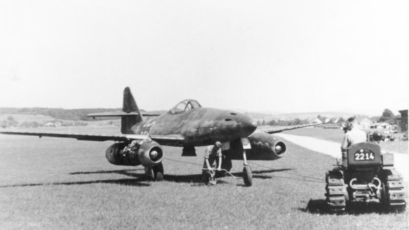 Me 262 na lotnisku, kwiecień 1945 r