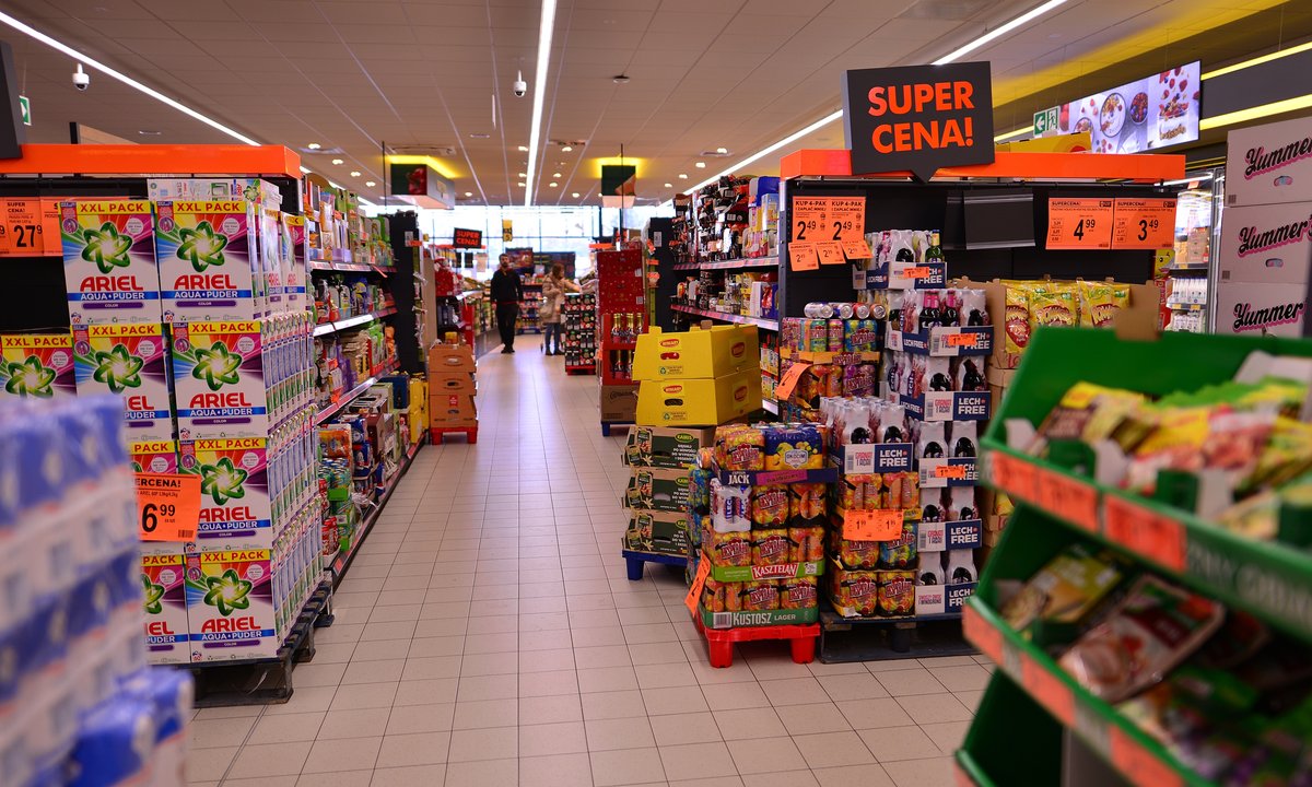 Pracownik Biedronki nie wytrzymał. Poprosił klientów o jedną rzecz