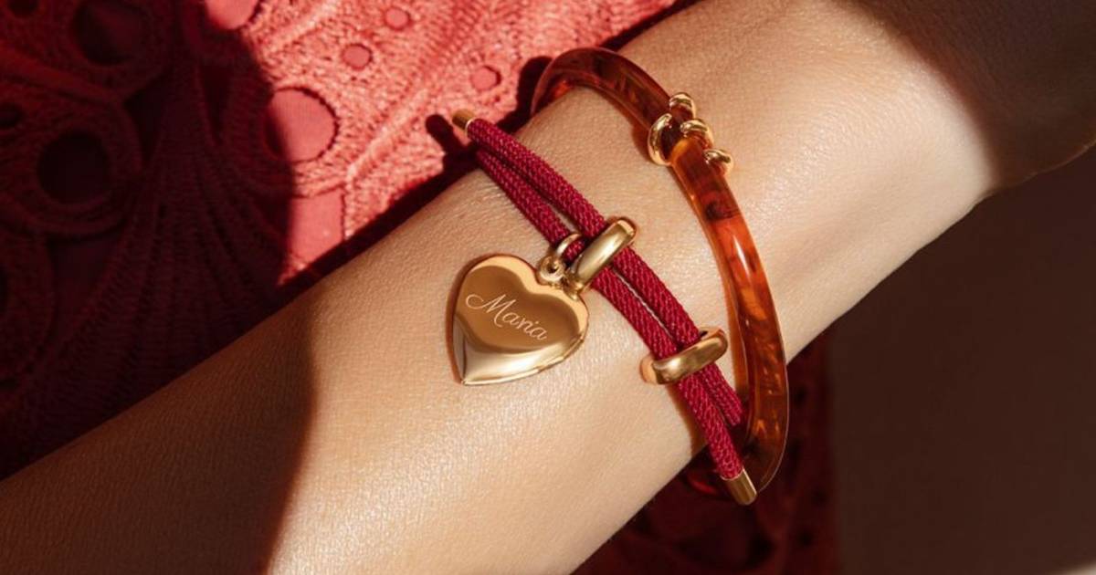 Modna biżuteria na mikołajkowy prezent. Wisiorki z grawerem to absolutny hit