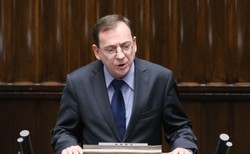 Życie na podsłuchu? Kamiński odpowiada Piniorowi: Działania operacyjne na wniosek Wojtunika