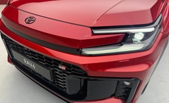 Nowa Toyota trzęsie rynkiem. Ma 304 KM i spala 3,7 l na 100 km. Ile kosztuje?