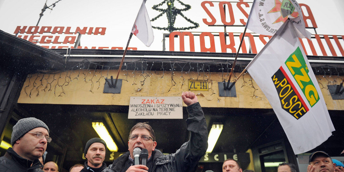 Pikieta rodzin przed kopalnią w Zabrzu