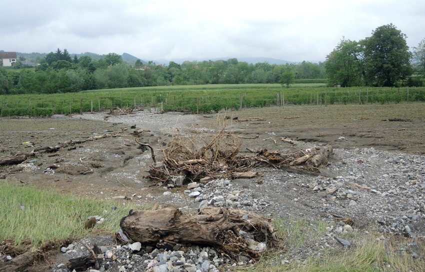 Poplavljene njive i malinjaci u Karanu