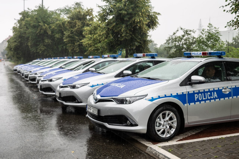 Hybrydowe Toyoty Auris Kombi w służbie policji