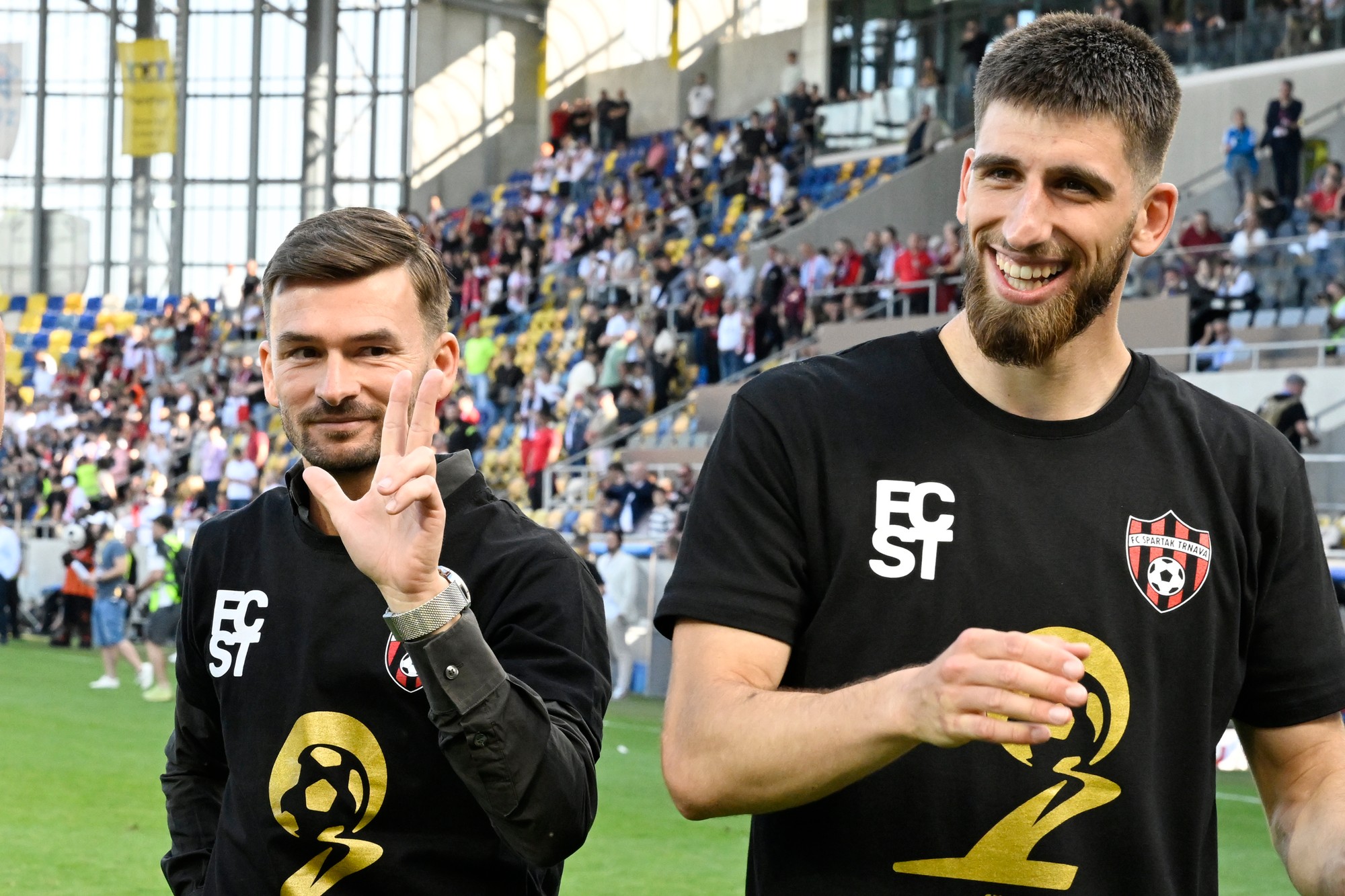 Vľavo tréner Trnavy Michal Gašparík a obranca Trnavy Adrian Zeljkovič.
