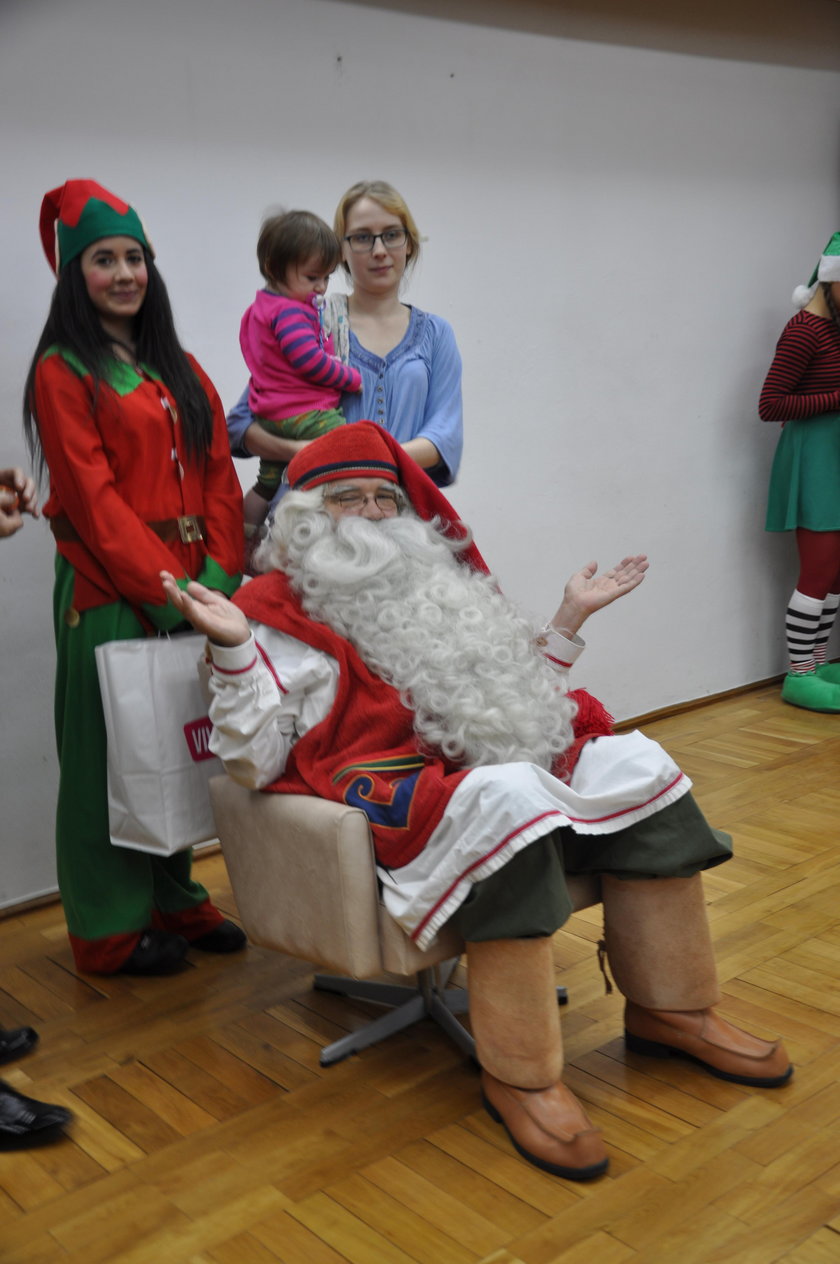Święty Mikołaj przyleciał do Polski. Rozdawał prezenty