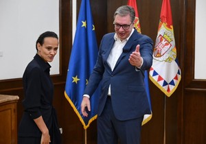 Aleksandar Vučić i Anet Kjobe