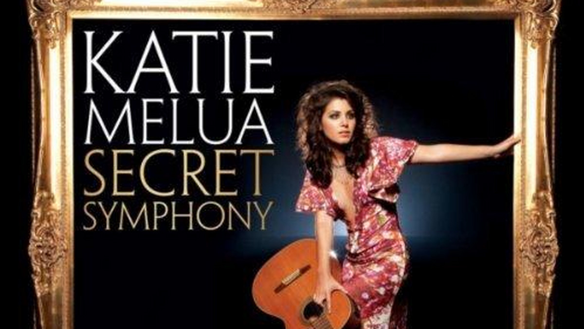 Nowa płyta Katie Melua ukazała się w Polsce 5 marca i od razu wskoczyła na szczyt najlepiej sprzedających się albumów. "Secret Symphony" okupuje pierwsze miejsce już dwa tygodnie i nie zanosi się na to, by miała je szybko opuścić. Czy tak popularna płyta może być jednocześnie tak słaba, jak twierdzi nasz recenzent - Marek Fall?