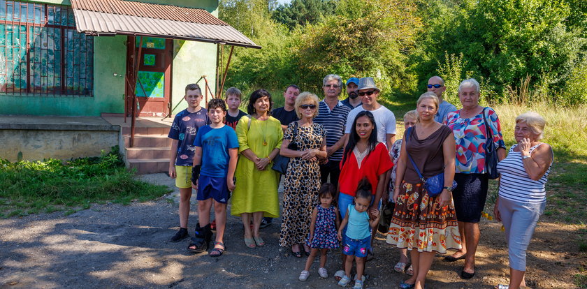 Żyjemy jak na końcu świata. W cieniu kominów i spadających z nieba opiłków żelaza! 